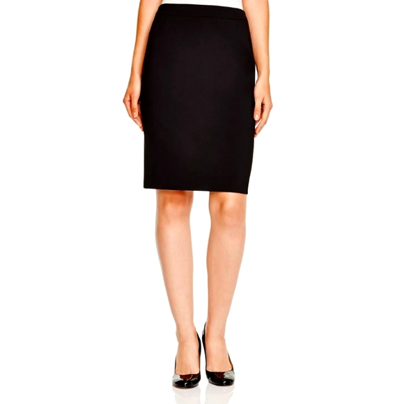 NWT Hugo Boss Vilea Size 2 Classic Black Virgin Wool Lined Pencil Skirt Designer